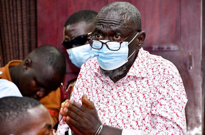 Kizza Byesigye collapses in court