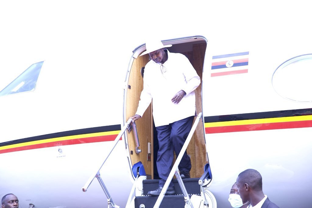 President Museveni arriving in Dar es Salaam, Tanzania 