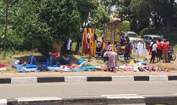 Traders and mourners around Karuziika Palace in Fort Portal