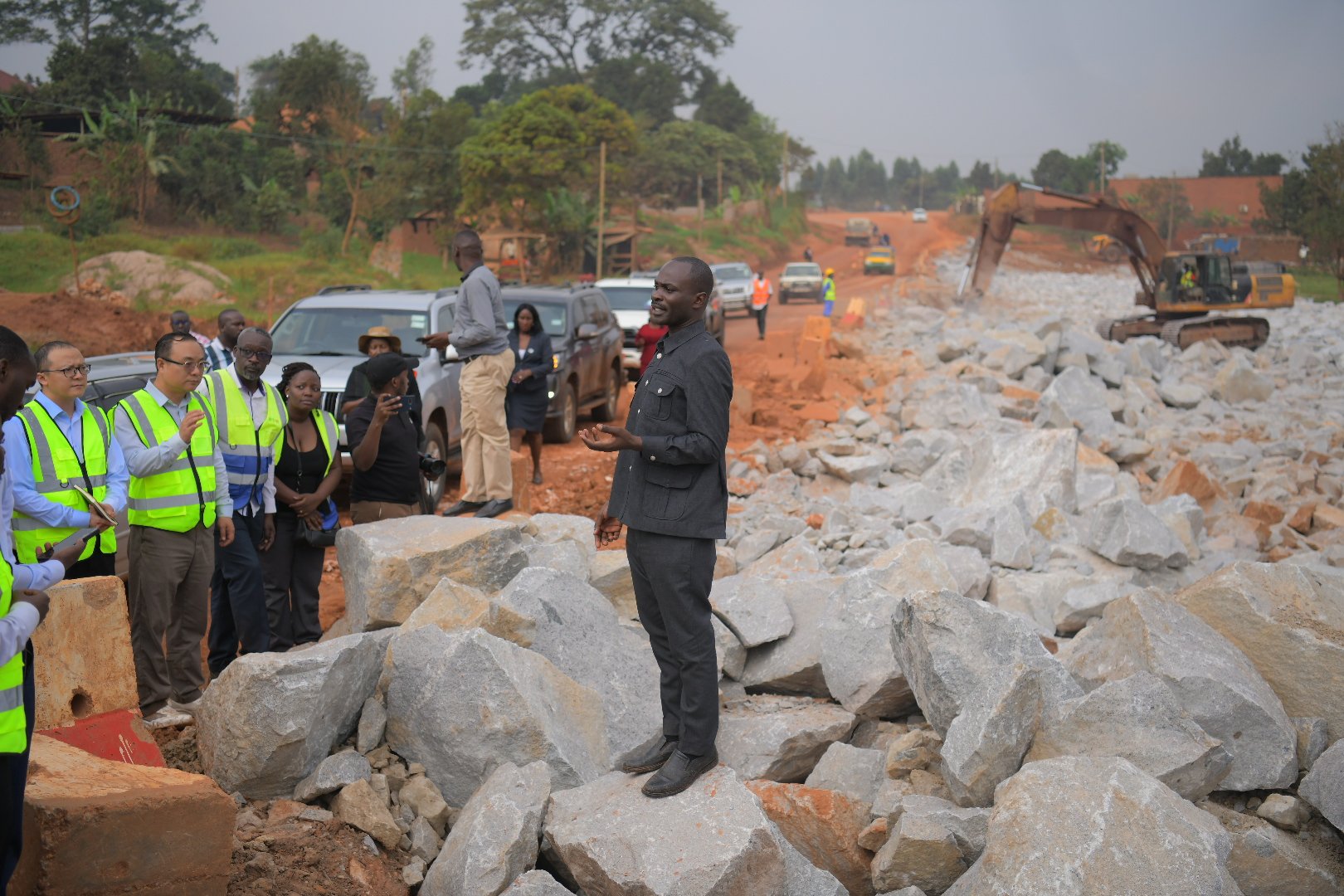 Works Minister Fred Byamukama inspecting the Kira–Kasangati–Matugga Road  